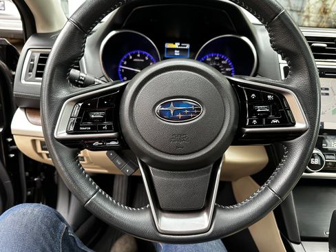 Used 2018 Subaru Outback 2.5i Limited image 16