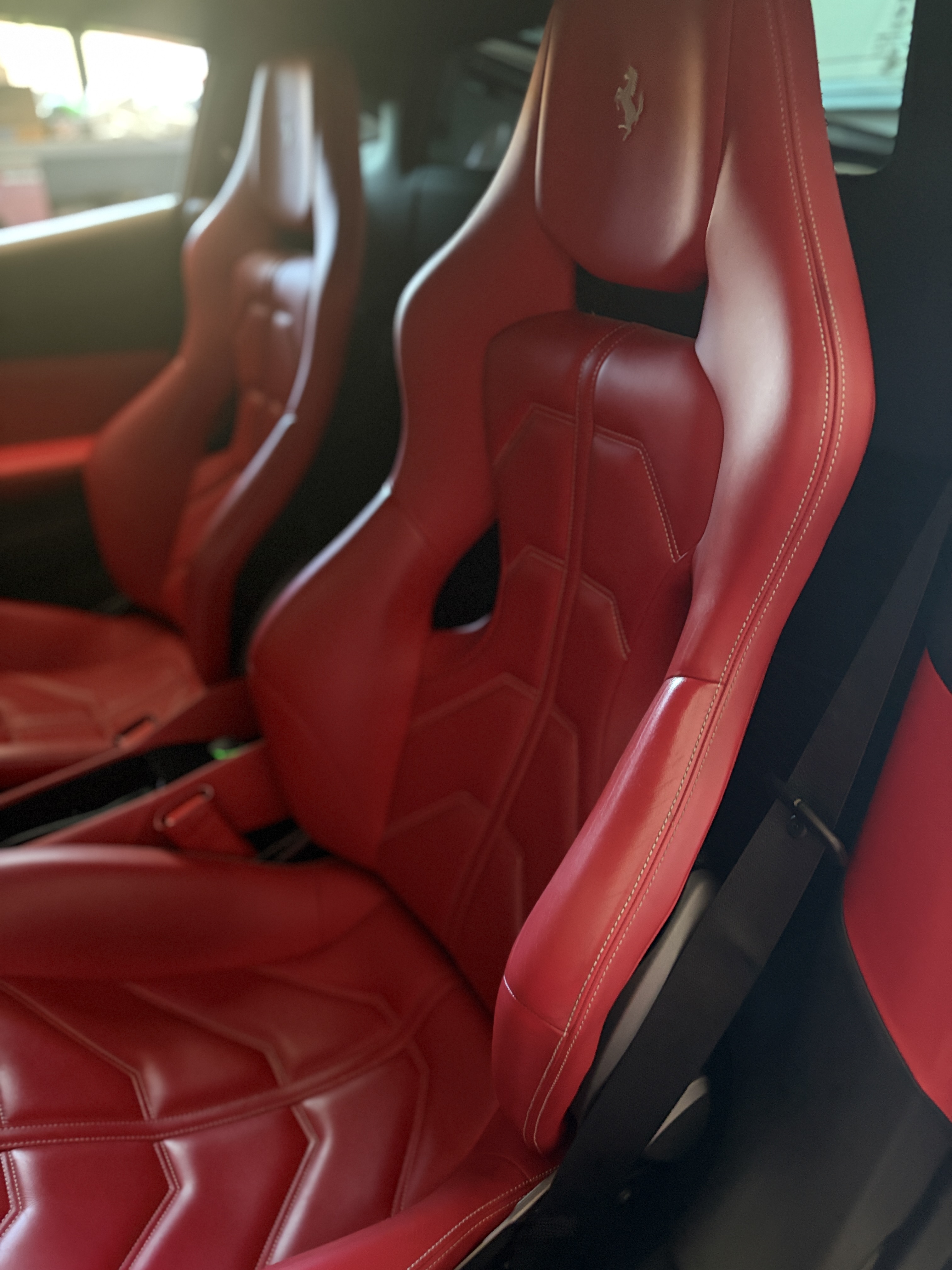 Used 2018 Ferrari 488 GTB RWD image 18