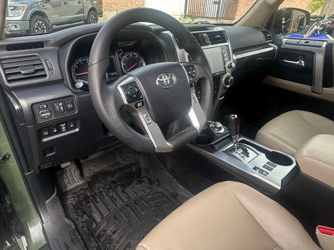 Used 2022 Toyota 4Runner Limited AWD/4WD image 22