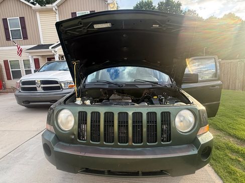 Used 2009 Jeep Patriot Sport FWD image 10