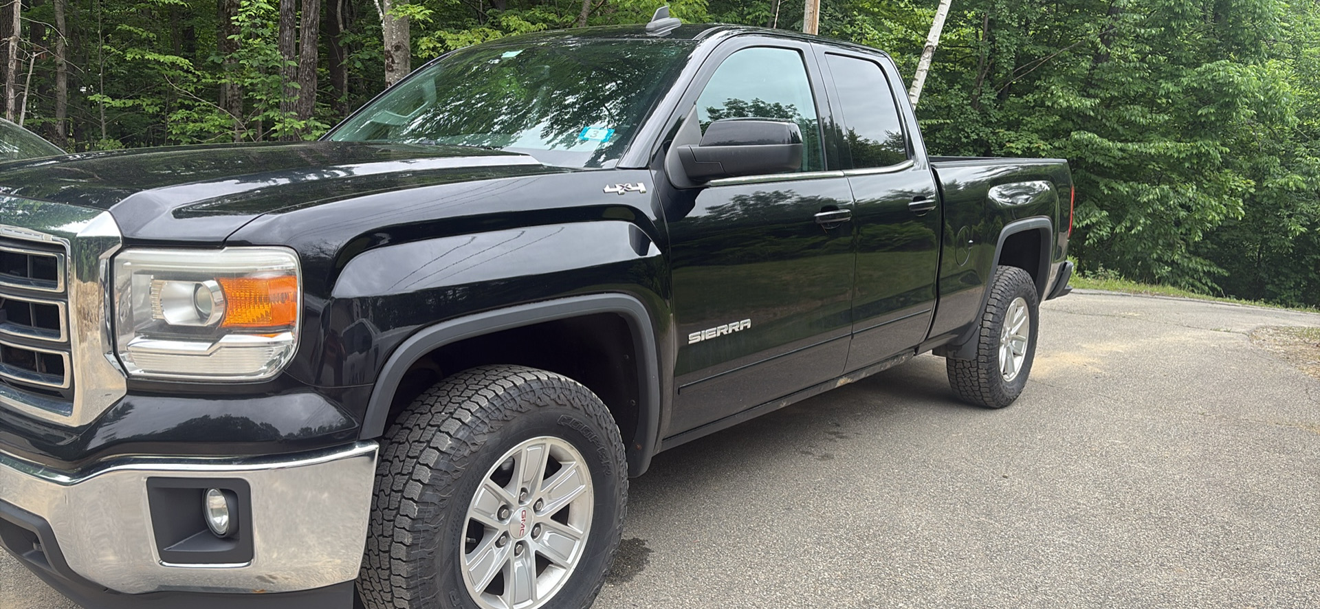 Used 2015 GMC Sierra 1500 SLE w/ SLE Value Package AWD/4WD image 4