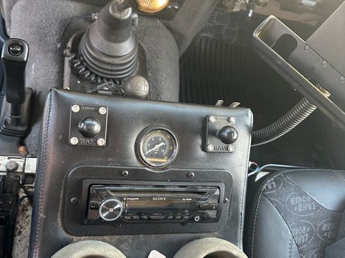 Used 1993 Land Rover Defender 110 image 20