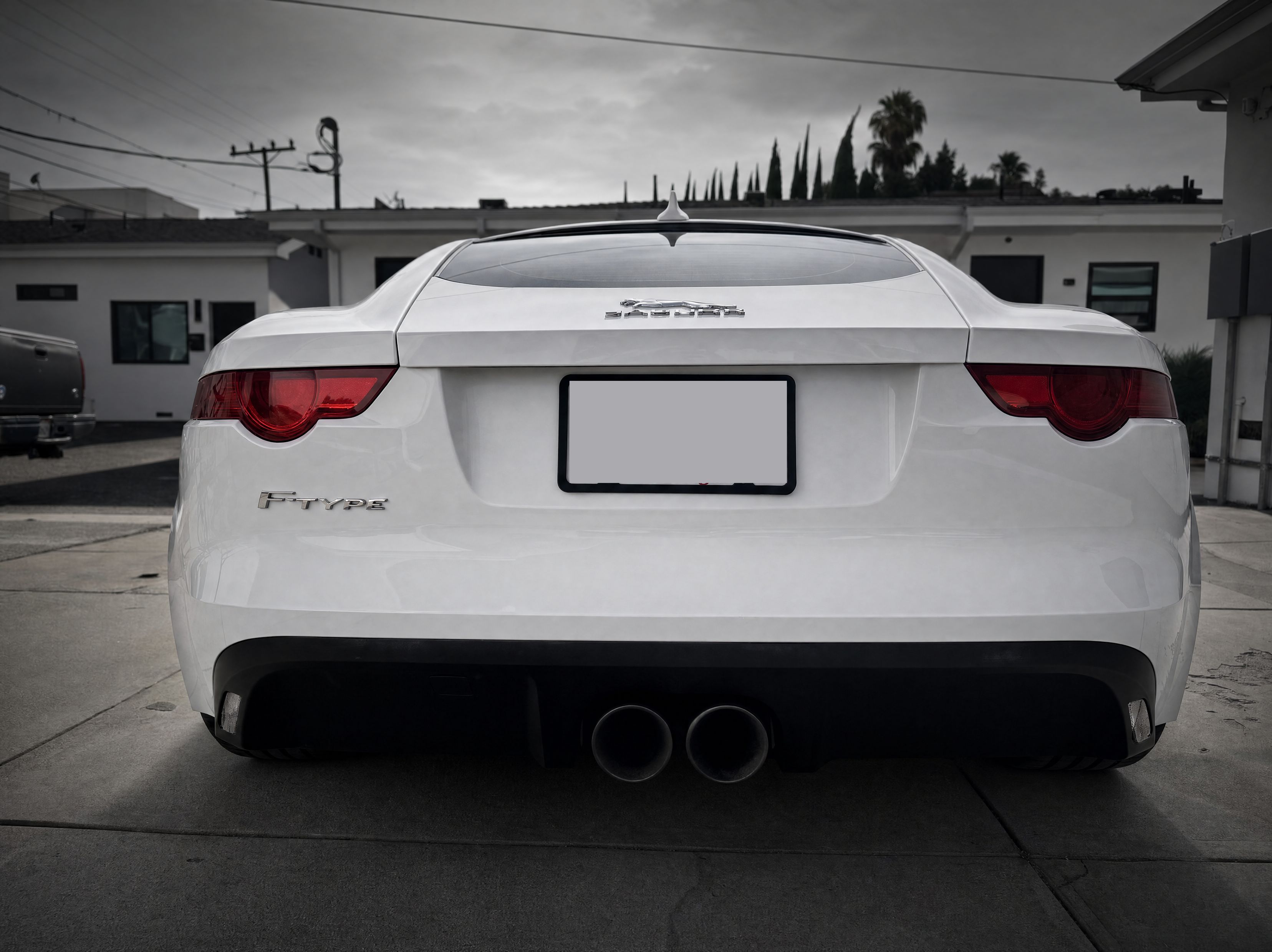 Used 2017 Jaguar F-TYPE Coupe RWD image 15