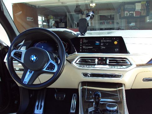 Used 2022 BMW X5 xDrive40i w/ M Sport Package image 20