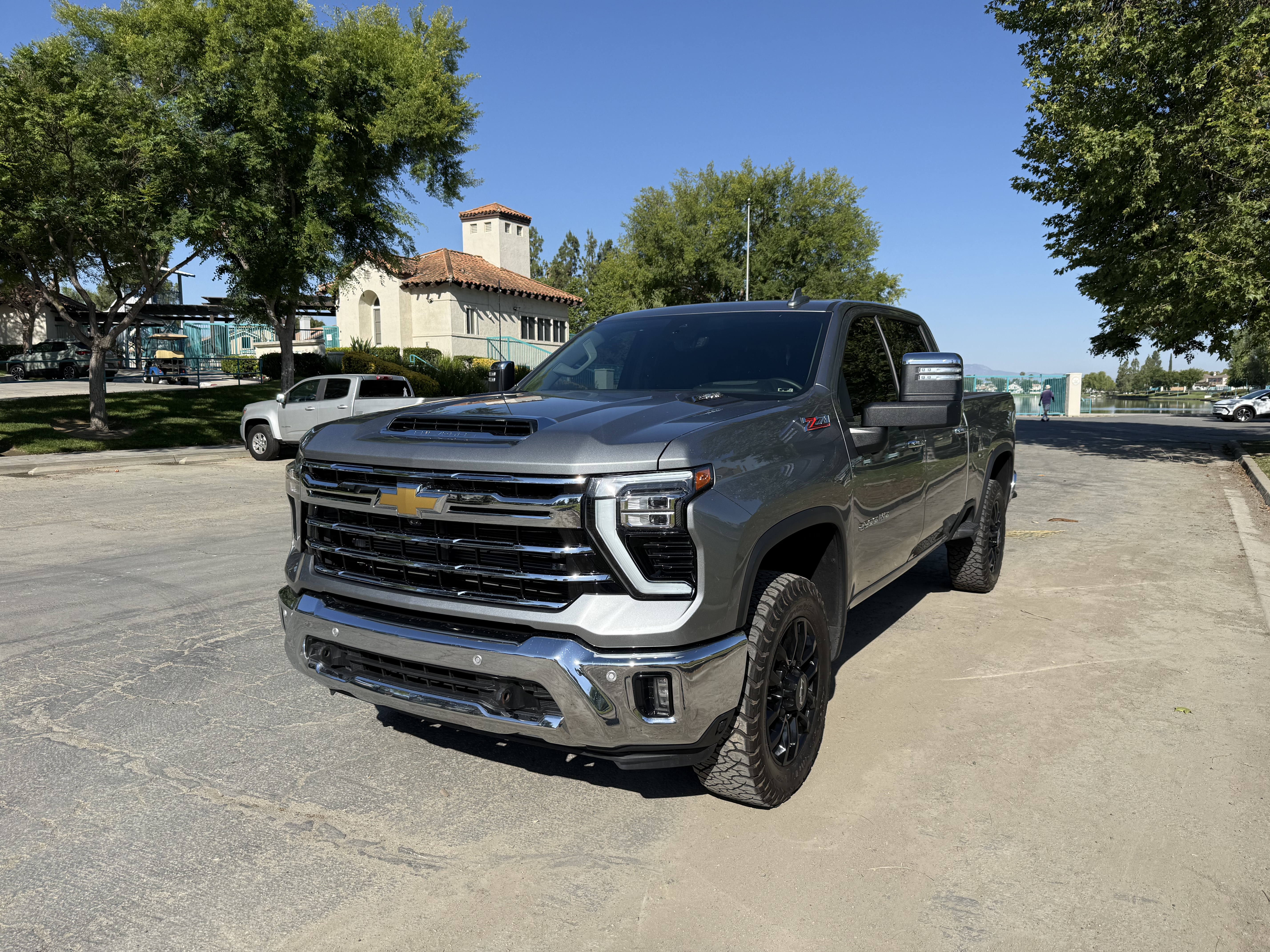 Used 2025 Chevrolet Silverado 2500 LTZ w/ LTZ Plus Package AWD/4WD image 1
