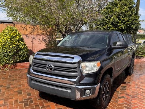 Used 2014 Toyota Tundra SR5 image 2