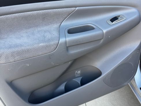 Used 2006 Toyota Tacoma PreRunner image 11