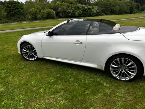 Used 2011 INFINITI G37 Convertible w/ Premium Pkg RWD image 25