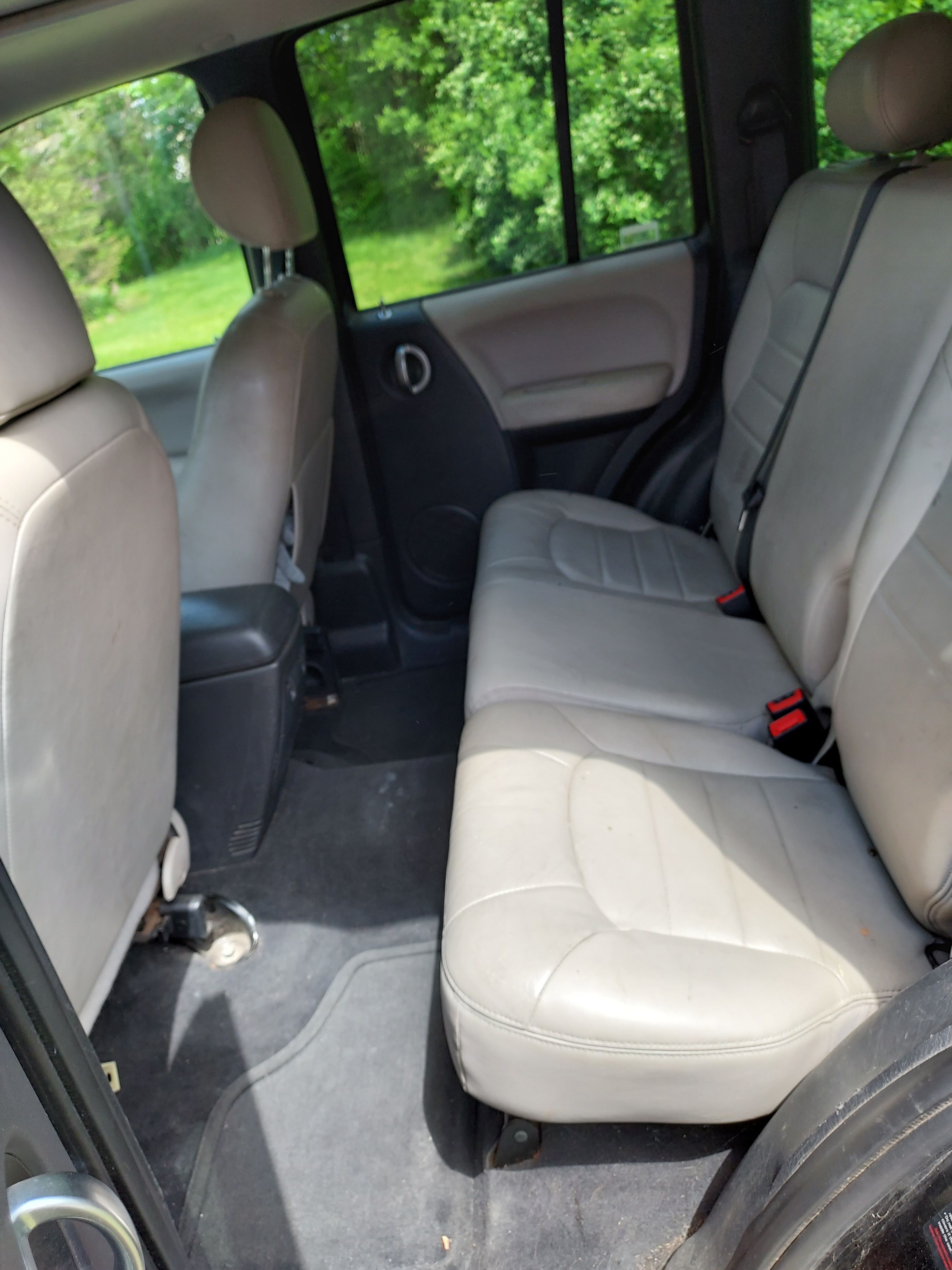 Used 2004 Jeep Liberty Limited w/ Security Group AWD/4WD image 10