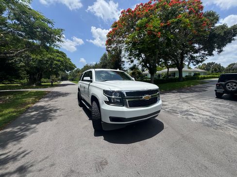 Used 2015 Chevrolet Tahoe LT RWD image 1