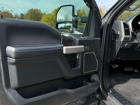 Used 2021 Ford F250 Lariat w/ Lariat Ultimate Package image 13