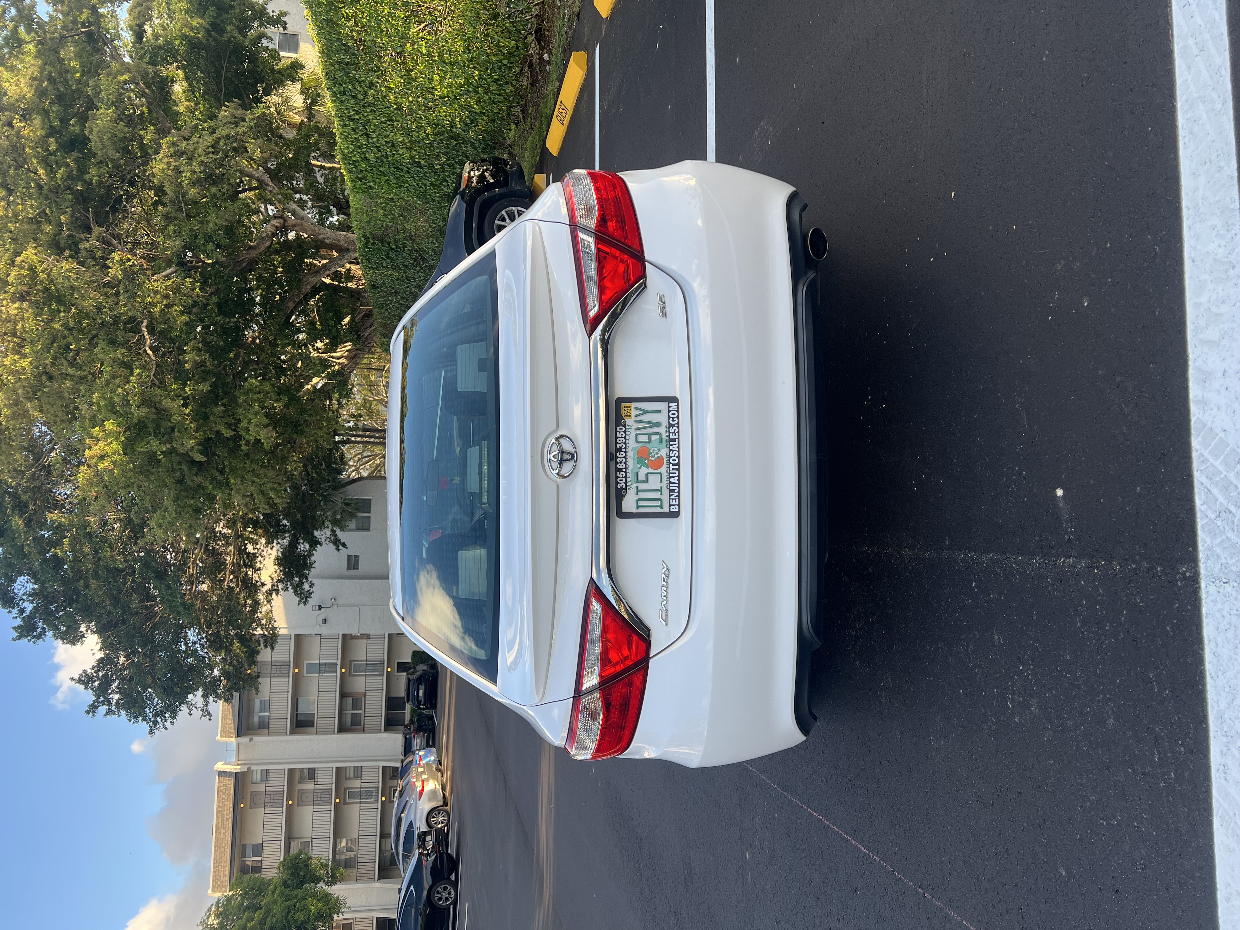 Used 2017 Toyota Camry SE FWD image 6