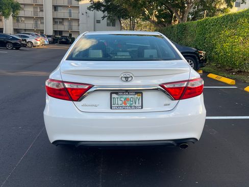 Used 2017 Toyota Camry SE image 6