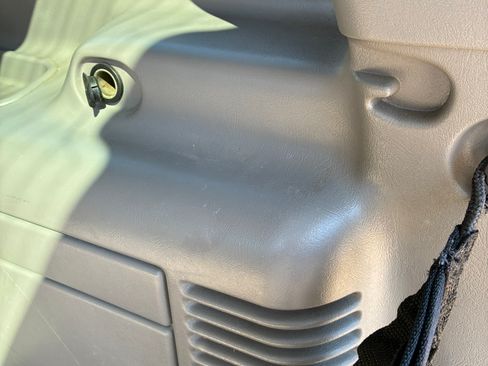 Used 2002 Chevrolet Suburban LT image 5