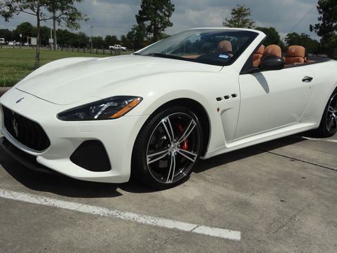 Used 2018 Maserati GranTurismo MC image 1