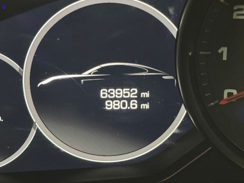 Used 2018 Porsche Panamera image 2