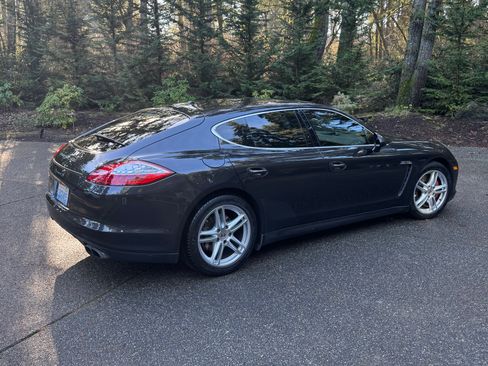 Used 2010 Porsche Panamera 4S image 5