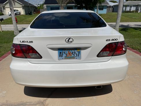 Used 2002 Lexus ES 330 FWD image 10