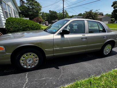 Used 2005 Ford Crown Victoria