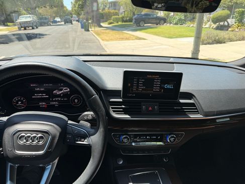 Used 2020 Audi Q5 Prestige w/ Prestige Package AWD/4WD image 12