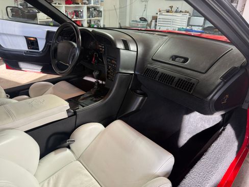 Used 1993 Chevrolet Corvette Convertible RWD image 11