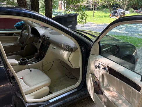 Used 2007 Mercedes-Benz C 280 4MATIC Sedan image 2
