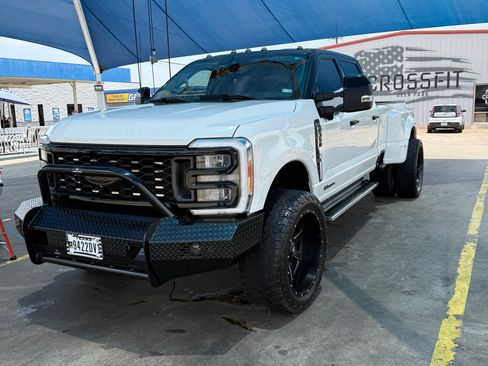 Used 2023 Ford F350 Lariat w/ Chrome Package AWD/4WD image 11