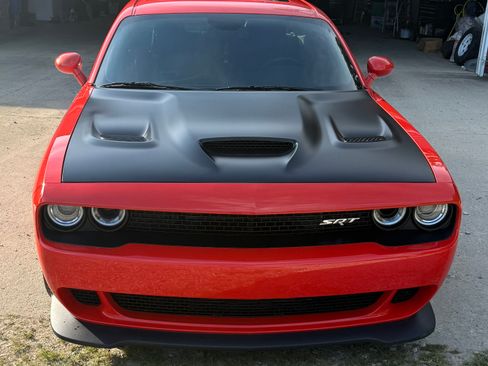 Used 2017 Dodge Challenger SRT Hellcat image 2