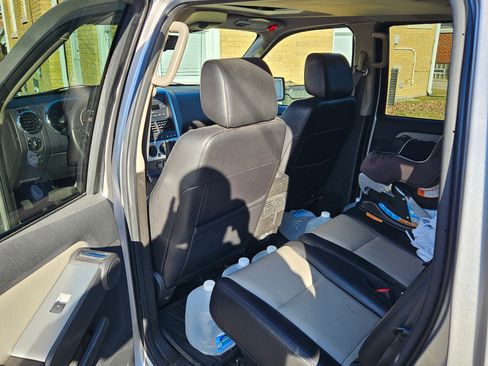 Used 2007 Ford Explorer XLT image 11