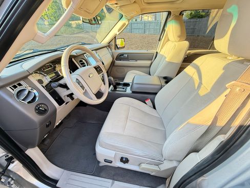 Used 2014 Ford Expedition XLT AWD/4WD image 6