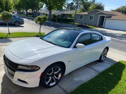 Used 2015 Dodge Charger R/T RWD image 2