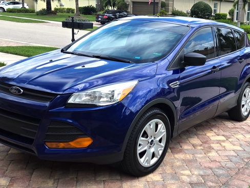 Used 2016 Ford Escape S image 1