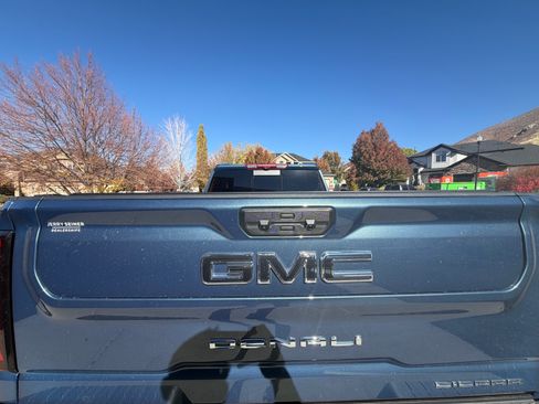 Used 2025 GMC Sierra 3500 Denali Ultimate image 5