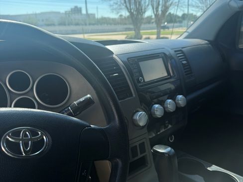 Used 2012 Toyota Tundra 4x4 CrewMax w/ Tow Pkg image 5