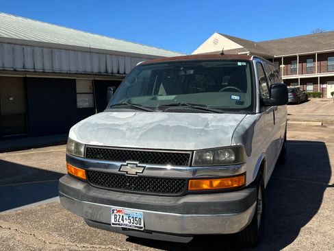 Used 2012 Chevrolet Express 3500 LT w/ LT Preferred Equipment Group image 2