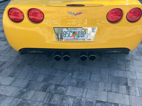 Used 2005 Chevrolet Corvette Coupe w/ Preferred Equipment Group image 2