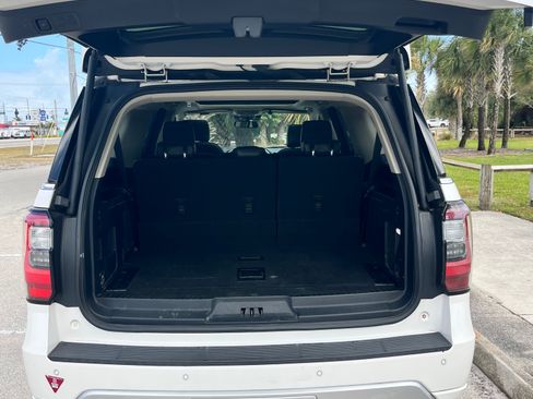 Used 2019 Ford Expedition Max Platinum image 9