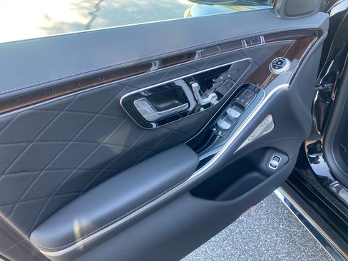 Used 2025 Mercedes-Benz S 580 4MATIC Sedan image 22