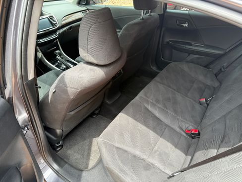 Used 2017 Honda Accord EX image 22