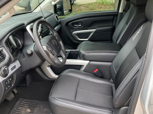 Used 2018 Nissan Titan PRO-4X w/ Pro-4x Utility Package AWD/4WD image 14