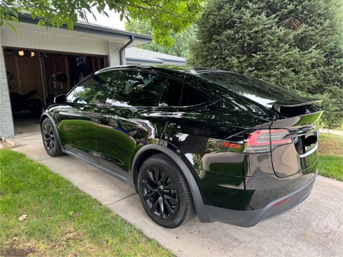 Used 2023 Tesla Model X image 9