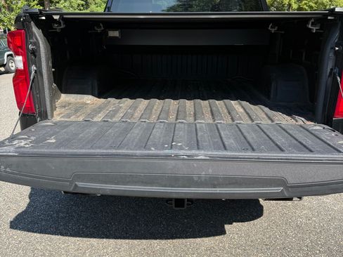 Used 2022 Chevrolet Silverado 1500 RST w/ Safety Package AWD/4WD image 13
