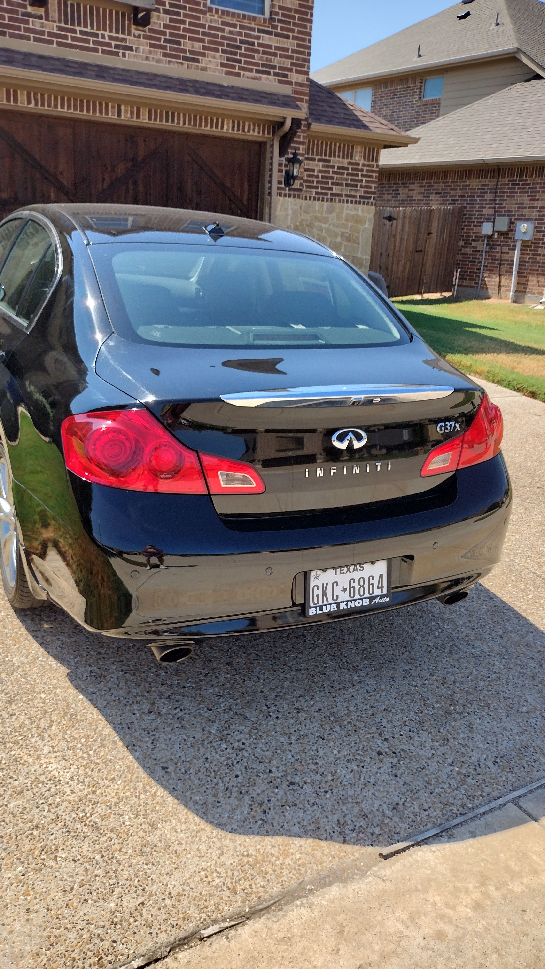 Used 2010 INFINITI G37 x Sedan w/ Premium Pkg AWD/4WD image 4