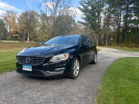 Used 2016 Volvo S60 T5 Premier image 2