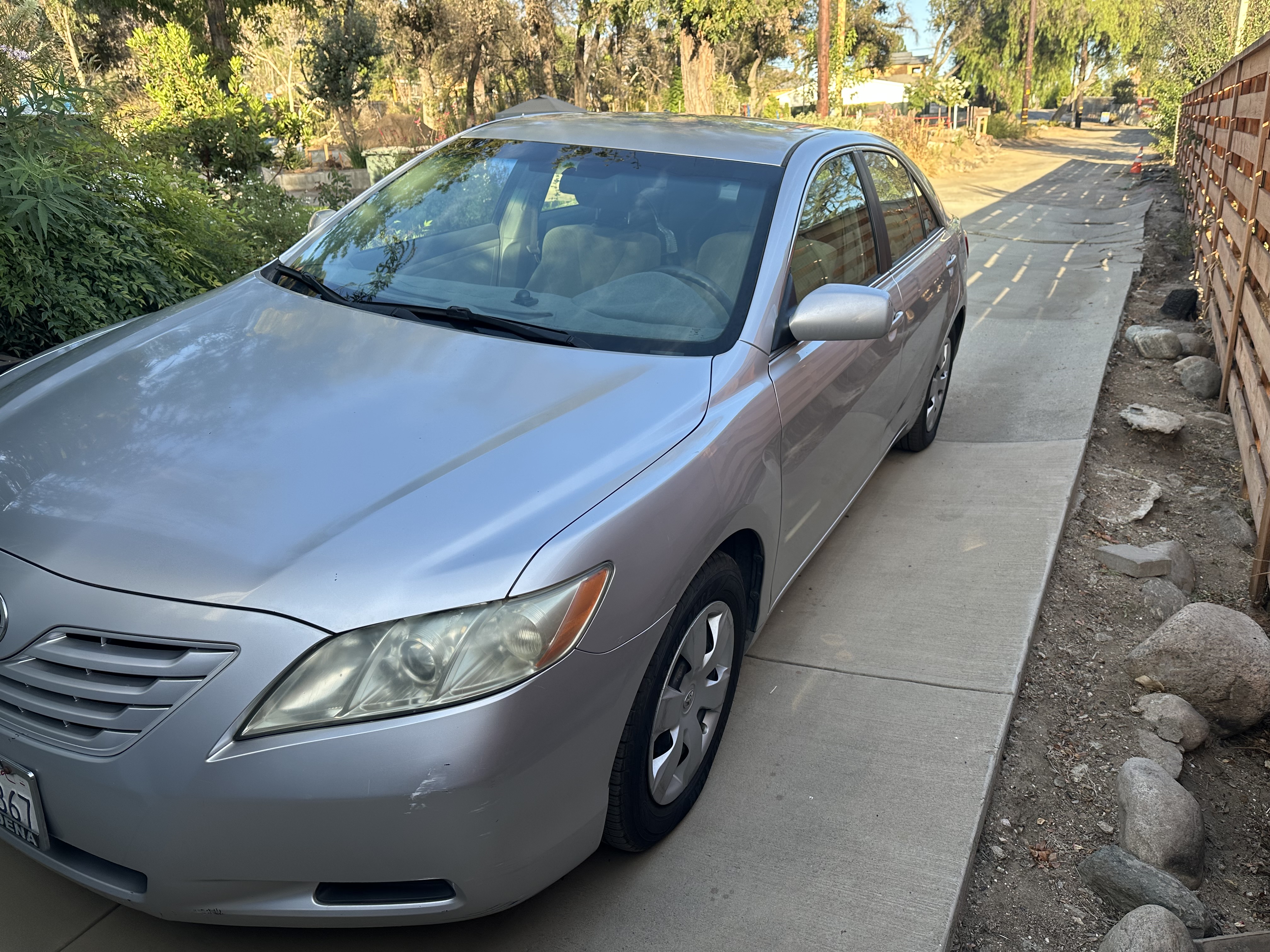Used 2009 Toyota Camry LE FWD image 2