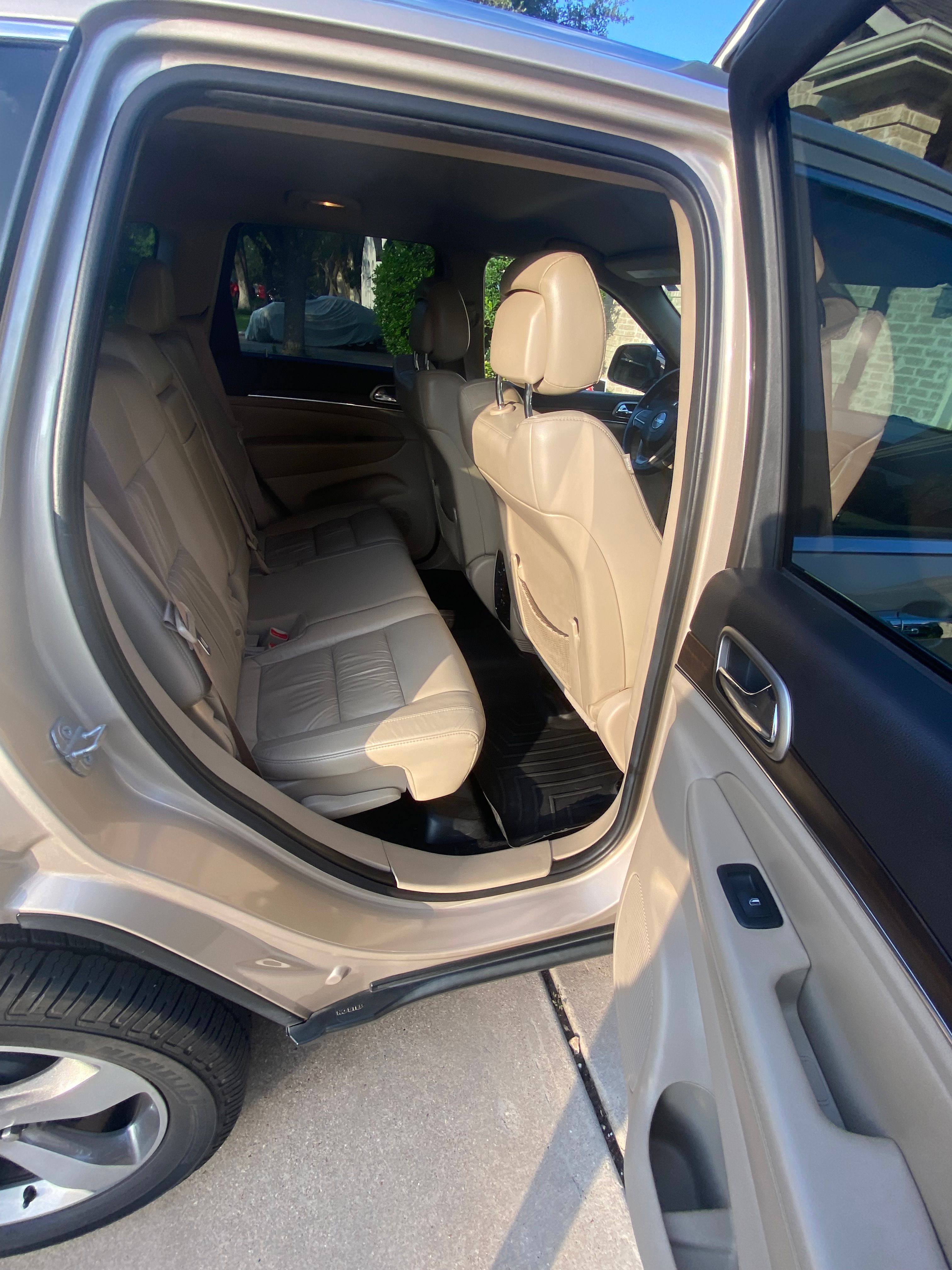 Used 2014 Jeep Grand Cherokee Limited RWD image 11