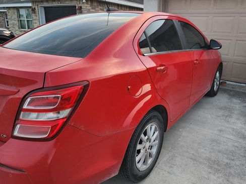 Used 2018 Chevrolet Sonic LT w/ Convenience Package image 9