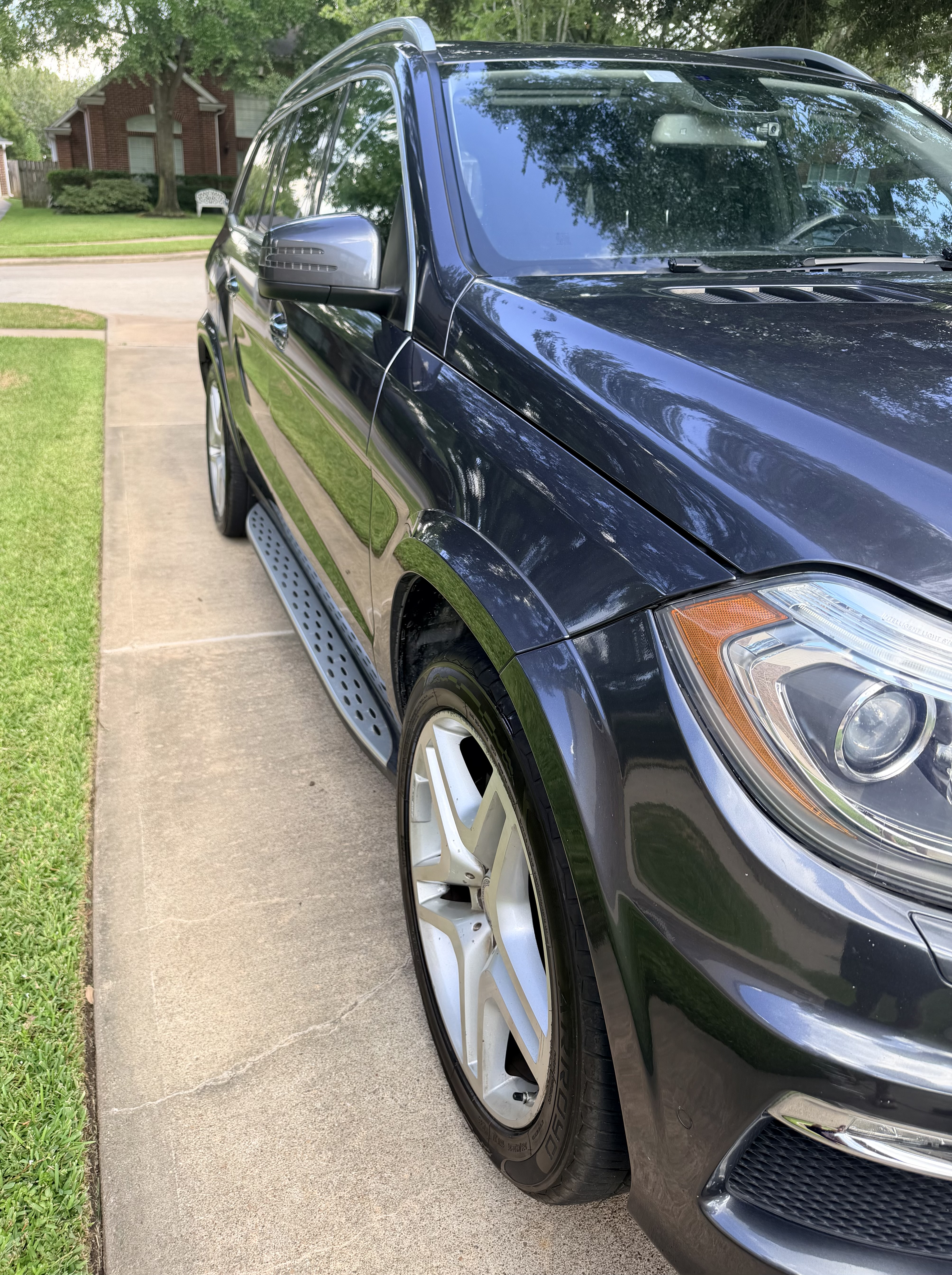 Used 2016 Mercedes-Benz GL 550 4MATIC image 9