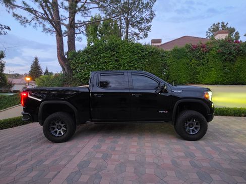 Used 2020 GMC Sierra 1500 AT4 w/ AT4 Premium Package AWD/4WD image 1
