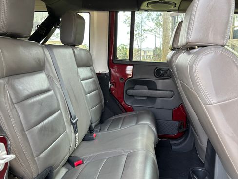 Used 2007 Jeep Wrangler Unlimited Sahara image 13